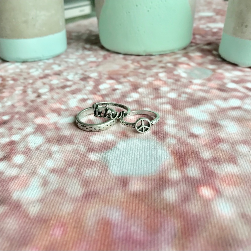 ✨SALE!! NWOT Set Of 3 Stackable Rings💕✨